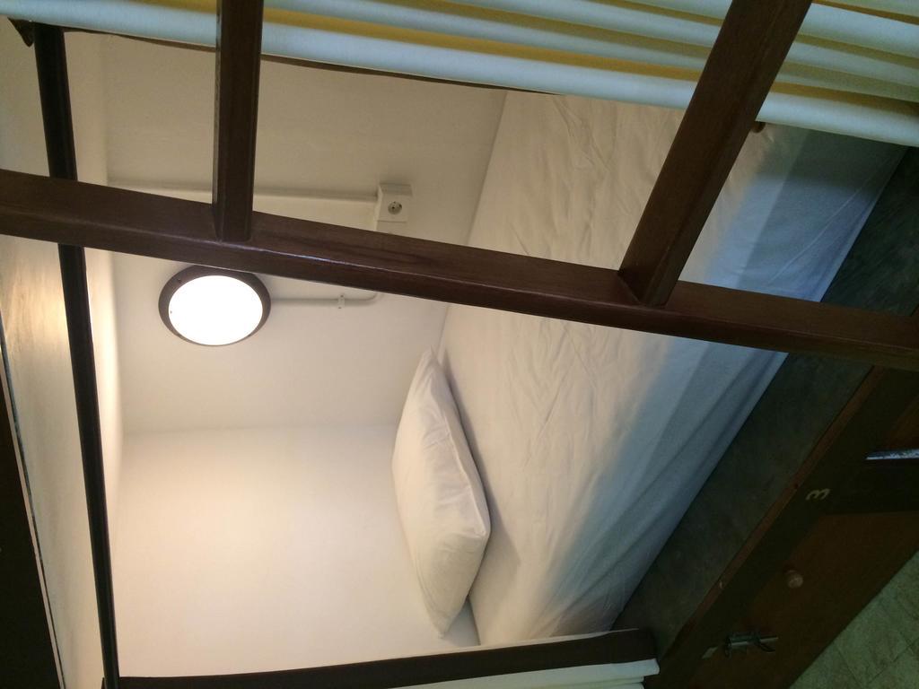 Kayun Hostel Downtown Кута Екстер'єр фото